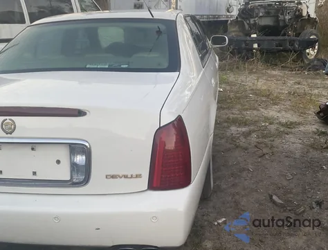 2001 Cadillac Deville Standard z USA, uszkodzony, nr VIN 1G6KD54Y81U191464